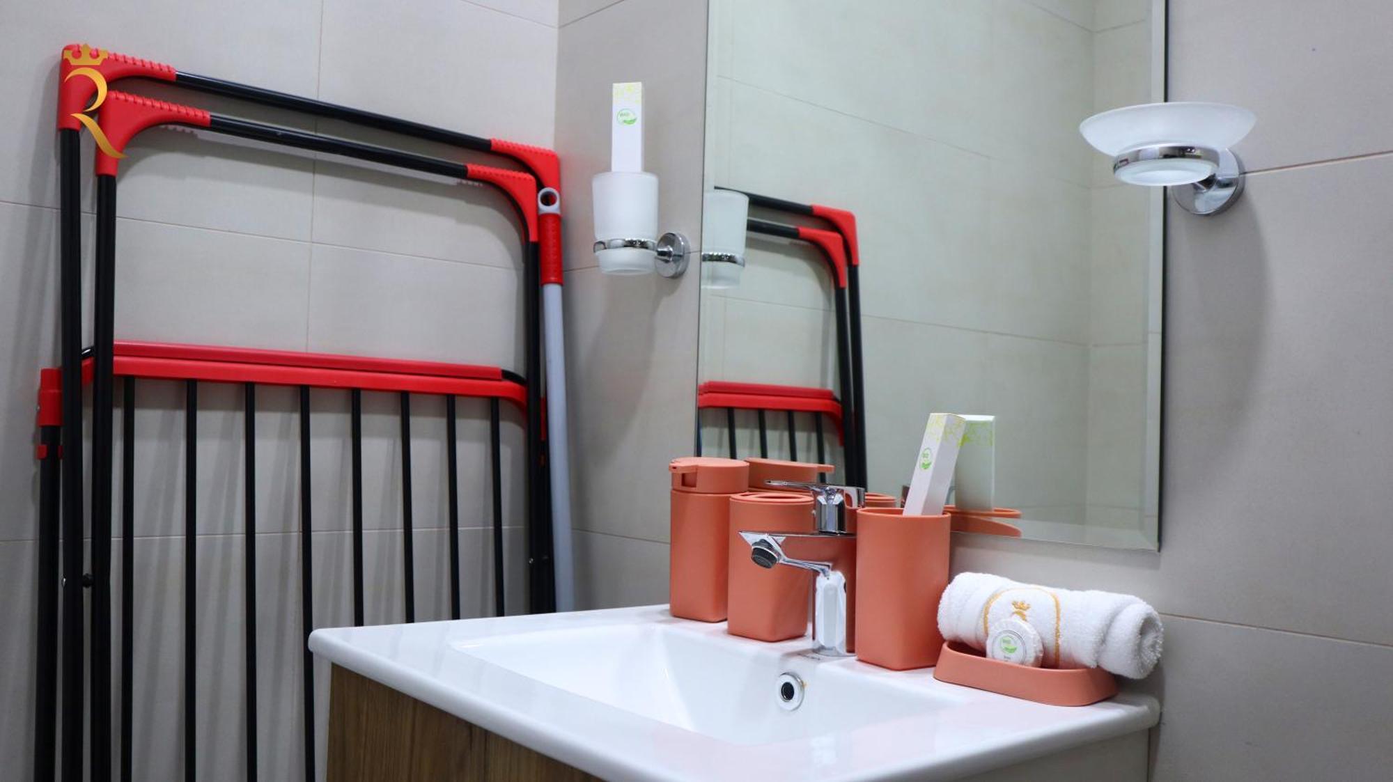 Premium Transit Escape 2br Oasis Delight In Masdar Appartement *